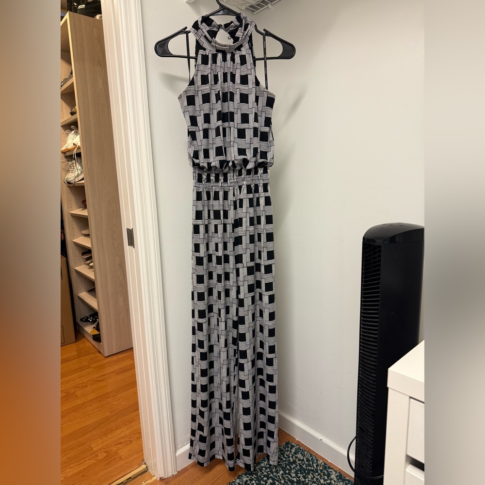Stylish Black and White Jumpsuit - Picture 3 of 4